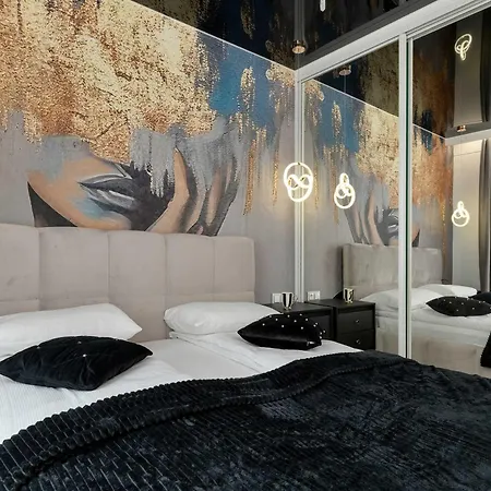 Air-conditioned With Parking And Balcony By Renters *